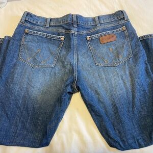 Wrangler Relaxed Fit Blue Jeans